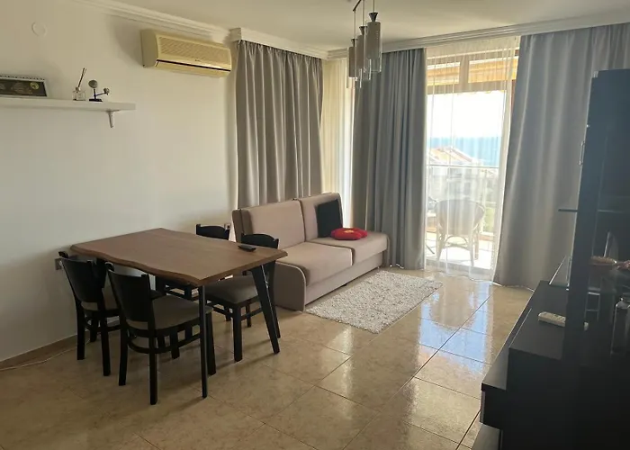 Apartment Lazur Sea View, *